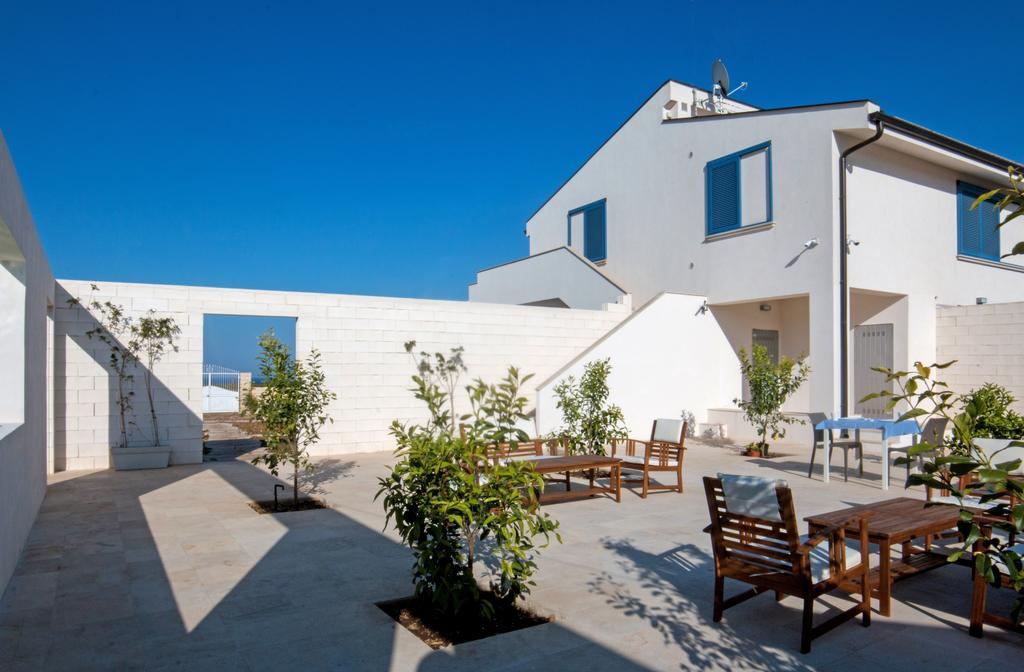 Melus Maris Guest House Syracuse ภายนอก รูปภาพ